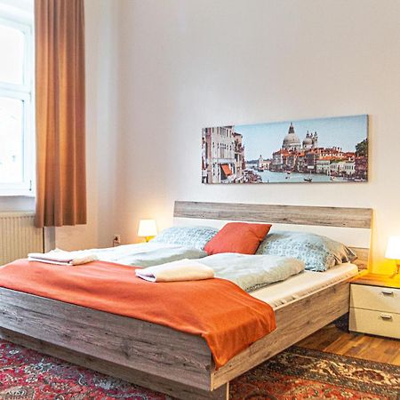 Comfy 2Br- Apartment Near Wiener Stadthalle Exterior photo