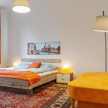 Comfy 2Br- Apartment Near Wiener Stadthalle Exterior photo