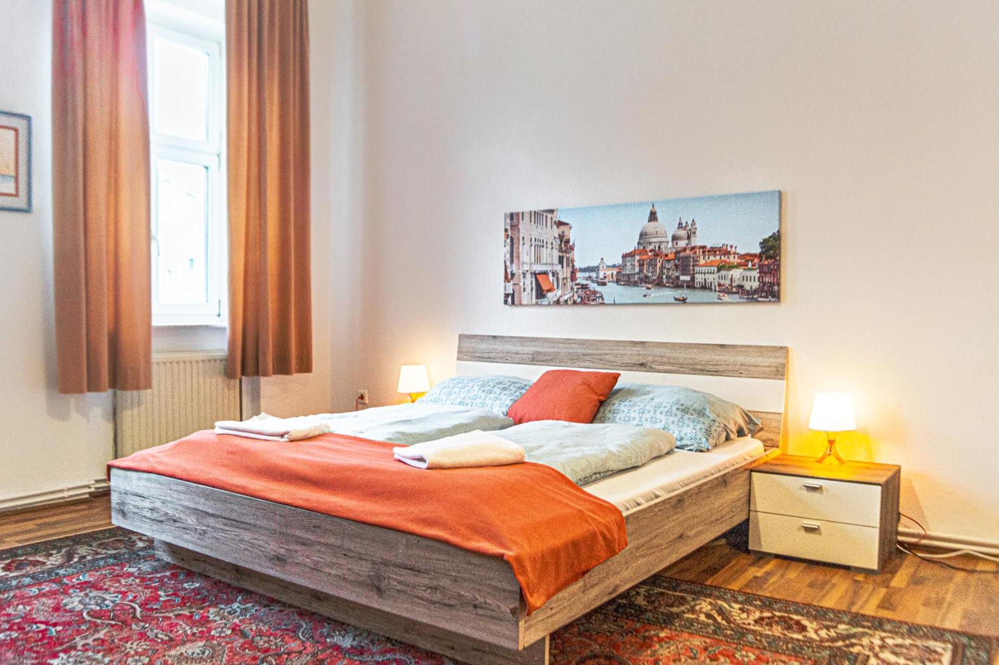 Comfy 2Br- Apartment Near Wiener Stadthalle Exterior photo