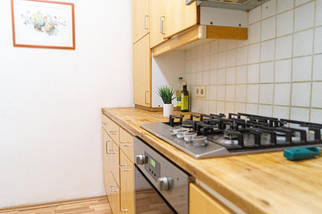 Comfy 2Br- Apartment Near Wiener Stadthalle Exterior photo